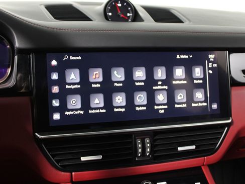 Used 2022 Porsche Cayenne Premium Pkg image 28