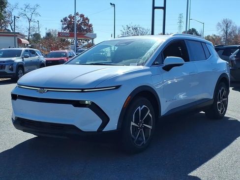 New 2026 Chevrolet Equinox EV LT image 7