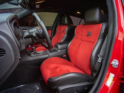 Used 2022 Dodge Charger Scat Pack w/ Plus Group RWD image 2