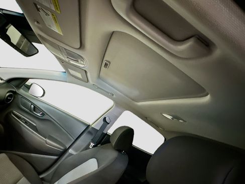 Used 2021 Hyundai Kona SEL Plus image 26