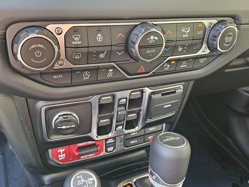 New 2025 Jeep Gladiator Rubicon AWD/4WD image 20