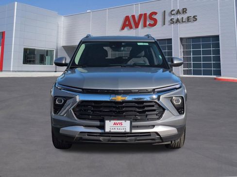 Used 2025 Chevrolet TrailBlazer LT AWD/4WD image 2