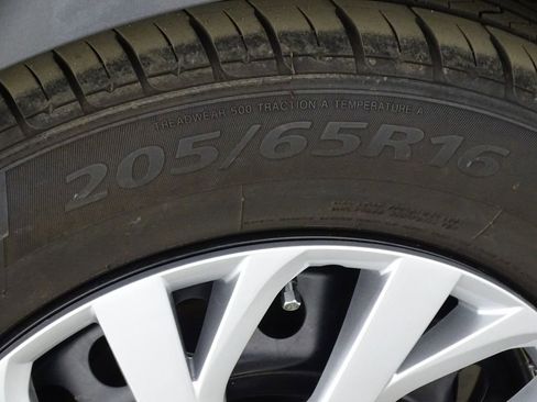 Used 2023 Nissan Leaf S image 42