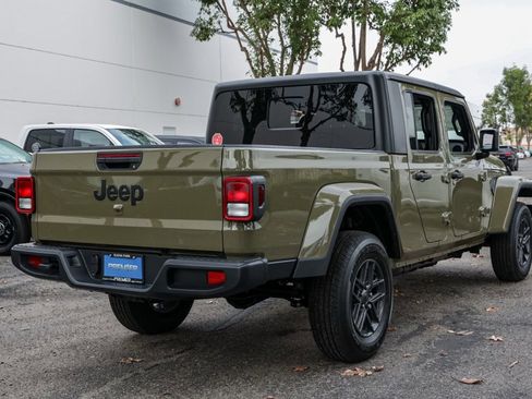 New 2026 Jeep Gladiator Sport image 5
