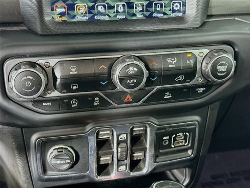 Used 2023 Jeep Gladiator Overland AWD/4WD image 18