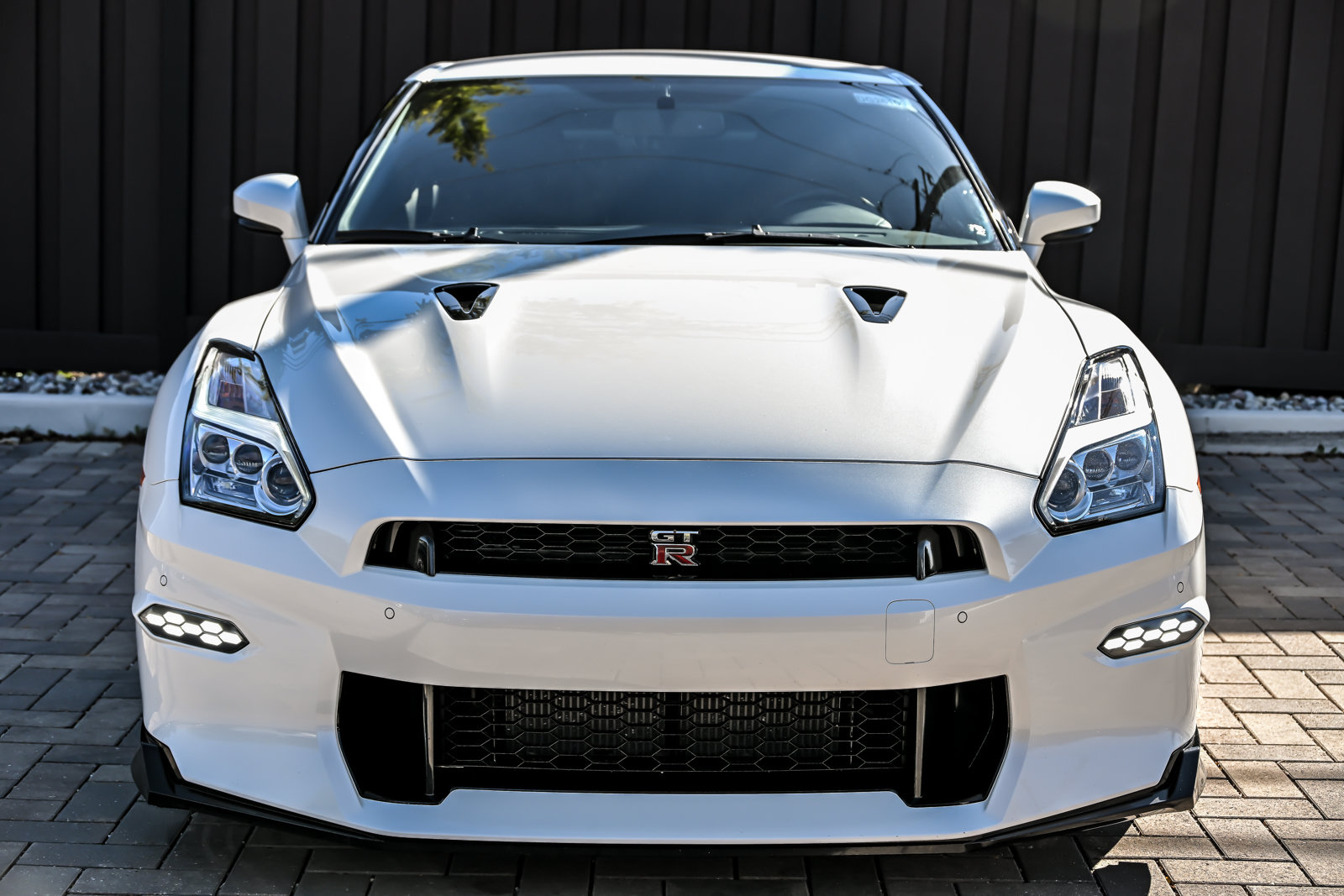 Used 2024 Nissan GT-R Premium w/ Premium Interior Package AWD/4WD image 4
