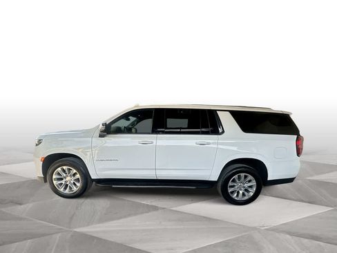 Used 2024 Chevrolet Suburban Premier RWD image 5