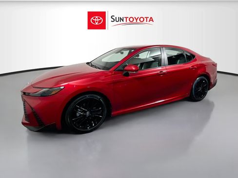 Used 2025 Toyota Camry SE w/ Convenience Package FWD image 7