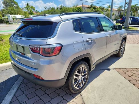 Used 2019 Jeep Compass Latitude image 6