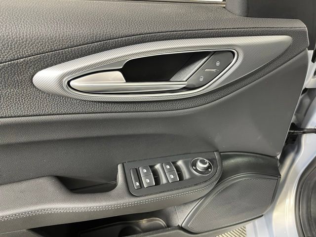 Used 2026 Alfa Romeo Giulia AWD w/ Driving Assist Package image 16