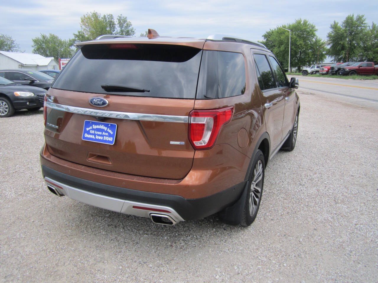 Used 2017 Ford Explorer Platinum AWD/4WD image 6