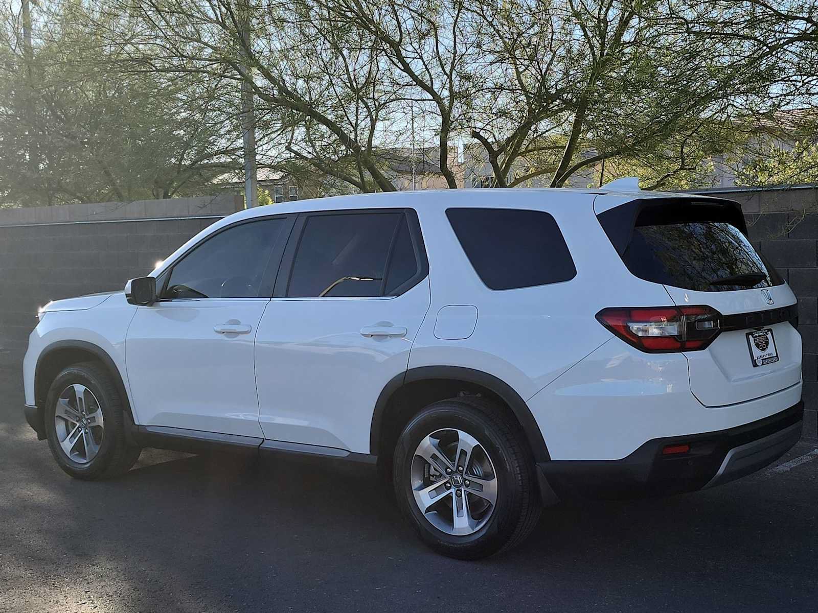 Used 2024 Honda Pilot EX-L image 6