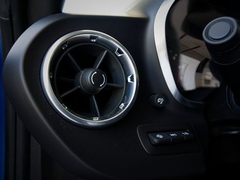 Used 2016 Chevrolet Camaro SS RWD image 23
