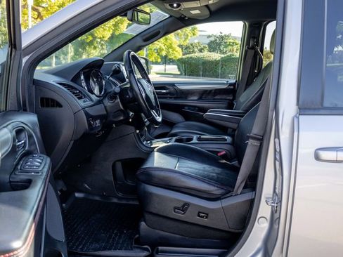 Used 2019 Dodge Grand Caravan GT image 20