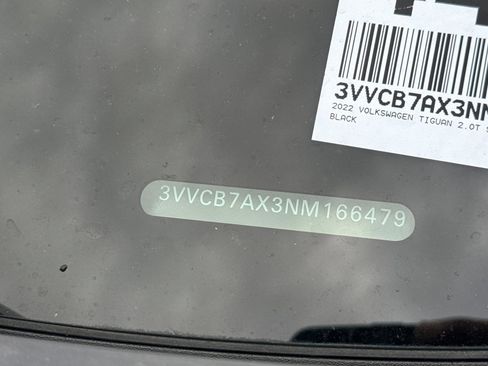 Used 2022 Volkswagen Tiguan SE R-Line image 4