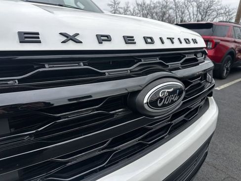 Certified 2023 Ford Expedition Limited image 10