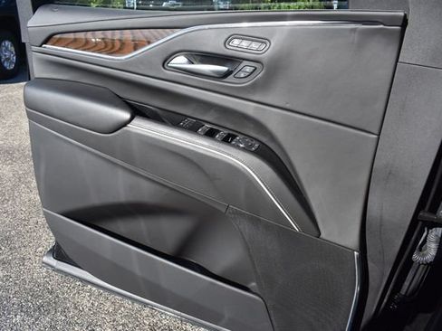 Certified 2024 Cadillac Escalade Sport Platinum w/ Heavy-Duty Trailer Package AWD/4WD image 42