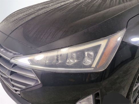 Used 2019 Hyundai Elantra Limited w/ Cargo Package image 10