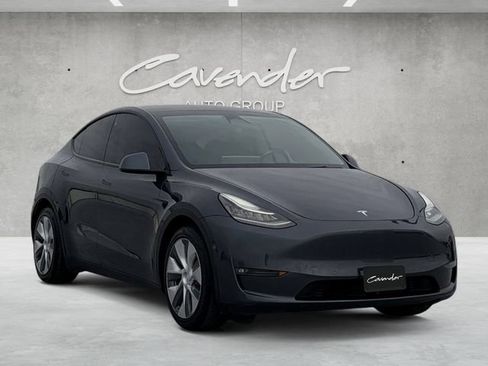 Used 2021 Tesla Model Y Long Range image 2
