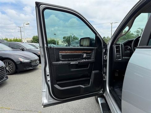 Used 2015 RAM 1500 Laramie w/ Convenience Group AWD/4WD image 16