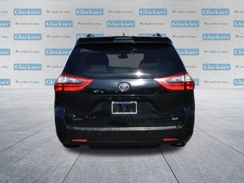Used 2020 Toyota Sienna XLE Premium image 7