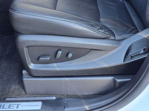 Used 2018 Chevrolet Suburban LT image 14