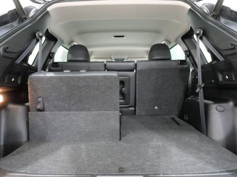 Used 2023 Mitsubishi Outlander SE image 25