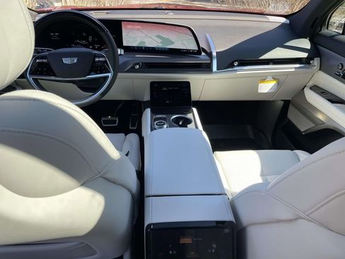 New 2026 Cadillac Vistiq Sport w/ LPO, Floor Liner Package image 14