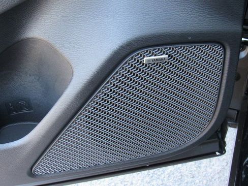 New 2025 Mitsubishi Outlander SE image 12