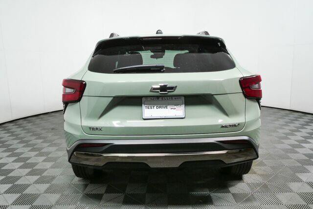 Used 2025 Chevrolet Trax ACTIV w/ Sunroof Package FWD image 24