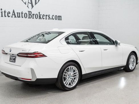 Used 2025 BMW 540i xDrive AWD/4WD image 35