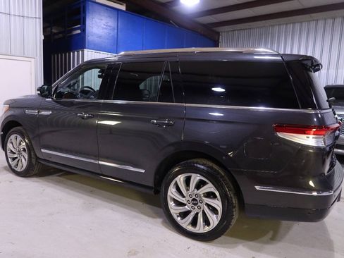 Used 2024 Lincoln Navigator Reserve AWD/4WD image 2