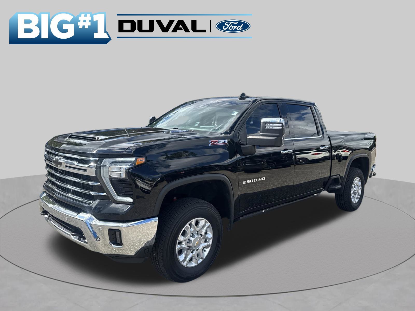 Used 2024 Chevrolet Silverado 2500 LTZ w/ LTZ Plus Package AWD/4WD image 3