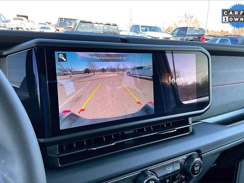 Used 2024 Jeep Gladiator Rubicon w/ Convenience Group image 18