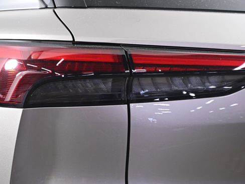 New 2026 INFINITI QX60 Luxe w/ Family Package image 6