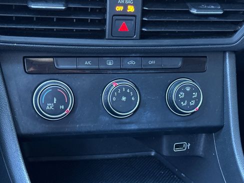 Used 2019 Volkswagen Jetta S image 19