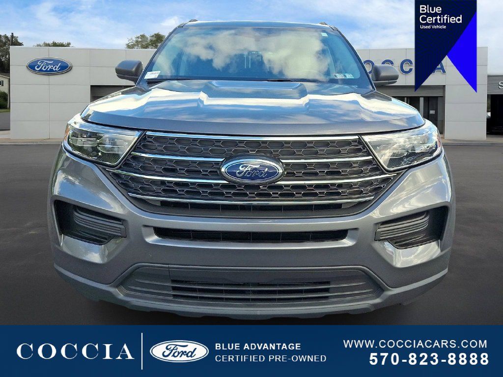 Used 2022 Ford Explorer XLT AWD/4WD image 2