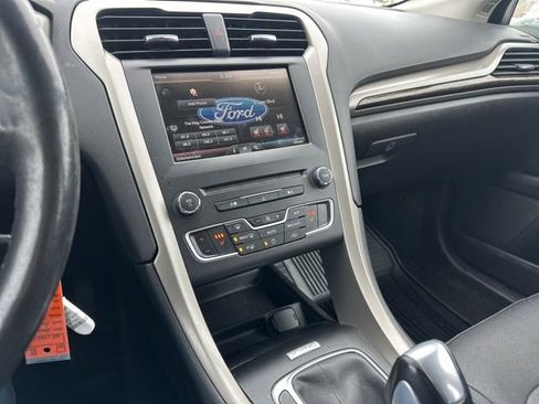 Used 2016 Ford Fusion SE w/ Equipment Group 202A image 36