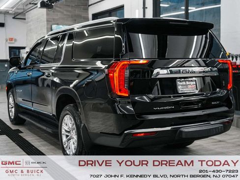 Used 2022 GMC Yukon XL SLT image 6