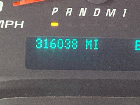 Used 2016 Chevrolet Express 3500 LT w/ LT Preferred Equipment Group image 4