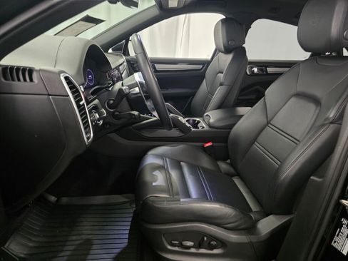 Certified 2023 Porsche Cayenne Platinum Edition AWD/4WD image 13