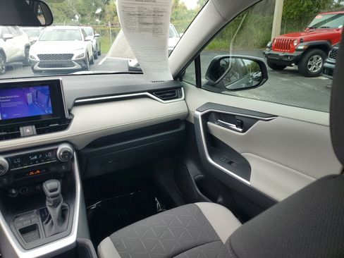 Certified 2025 Toyota RAV4 XLE w/ Convenience Package FWD image 20