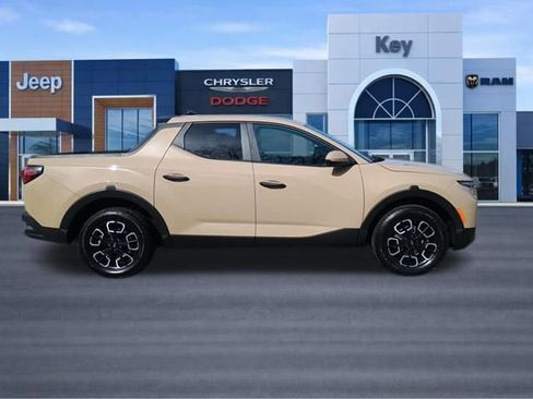 Used 2023 Hyundai Santa Cruz SE w/ Cargo Package AWD/4WD image 7