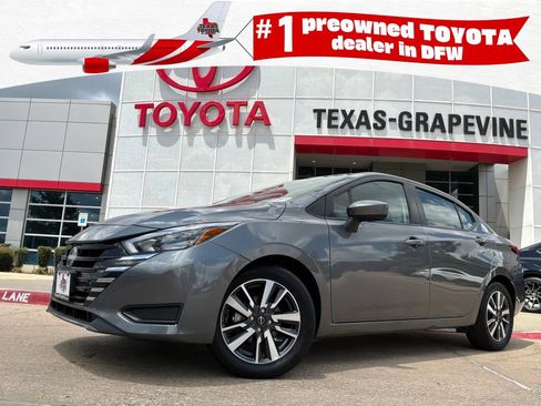 Used 2025 Nissan Versa SV FWD image 1