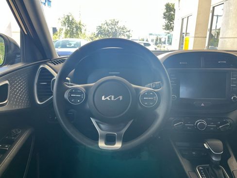 Used 2025 Kia Soul LX w/ LX Technology Package image 25
