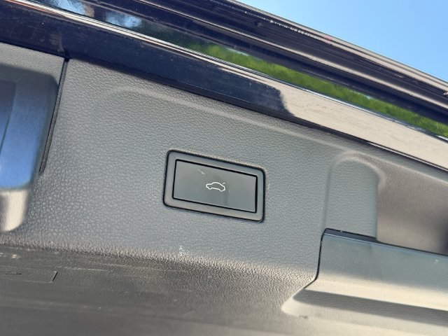 Used 2022 Volkswagen Atlas SEL Premium AWD/4WD image 19