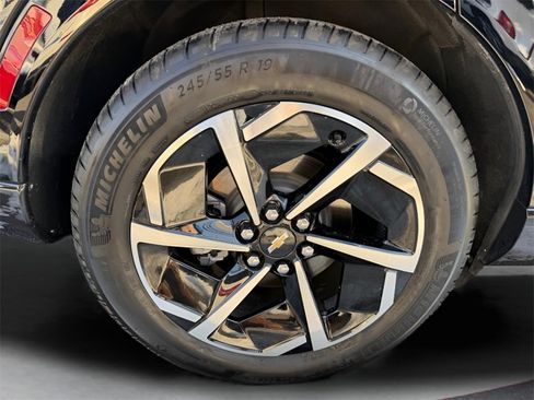 Used 2025 Chevrolet Equinox EV LT image 14