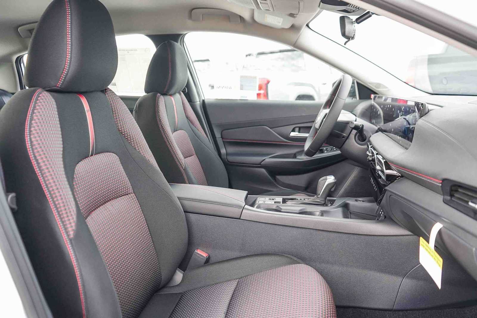 New 2027 Nissan Sentra SR w/ Floor Mat Package FWD image 19
