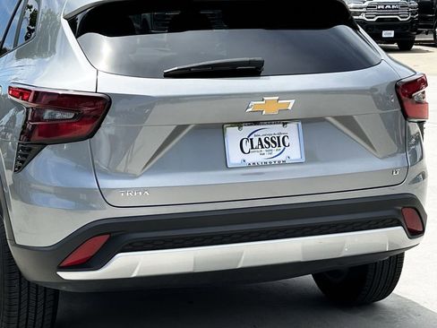 Used 2025 Chevrolet Trax LT image 6
