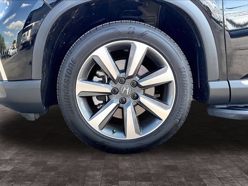 Used 2025 Honda Pilot Elite image 35